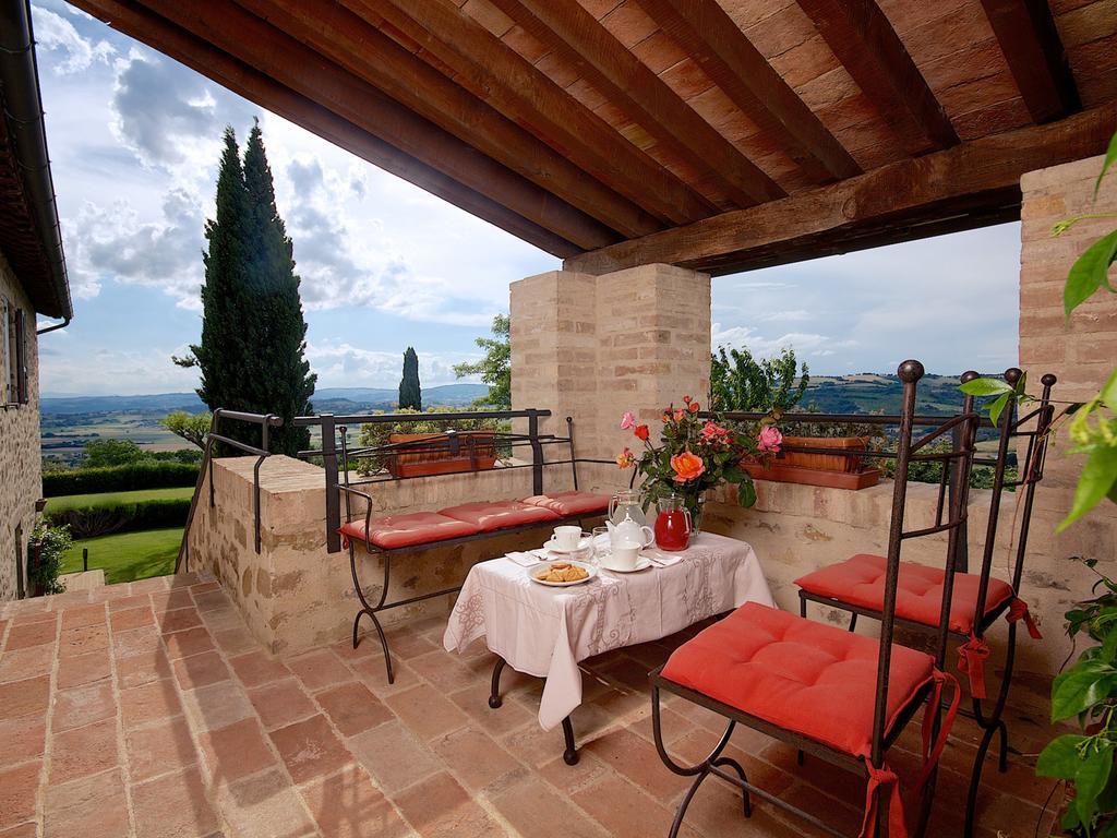 Agriturismo Le Colombe أسيسي الغرفة الصورة
